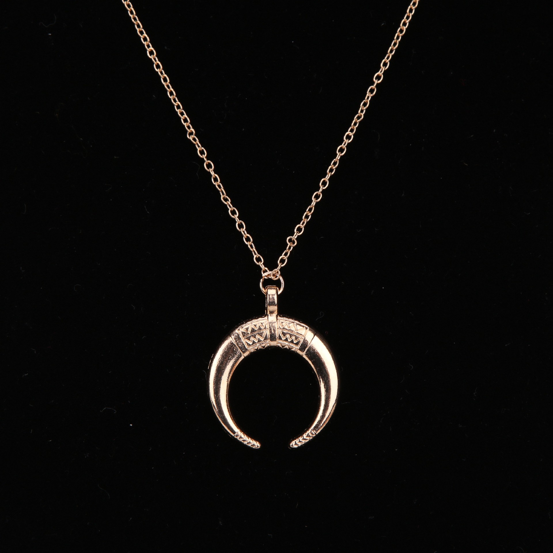 wish热卖 欧美大牌饰品 合金月牙吊坠项饰 简约月亮项链