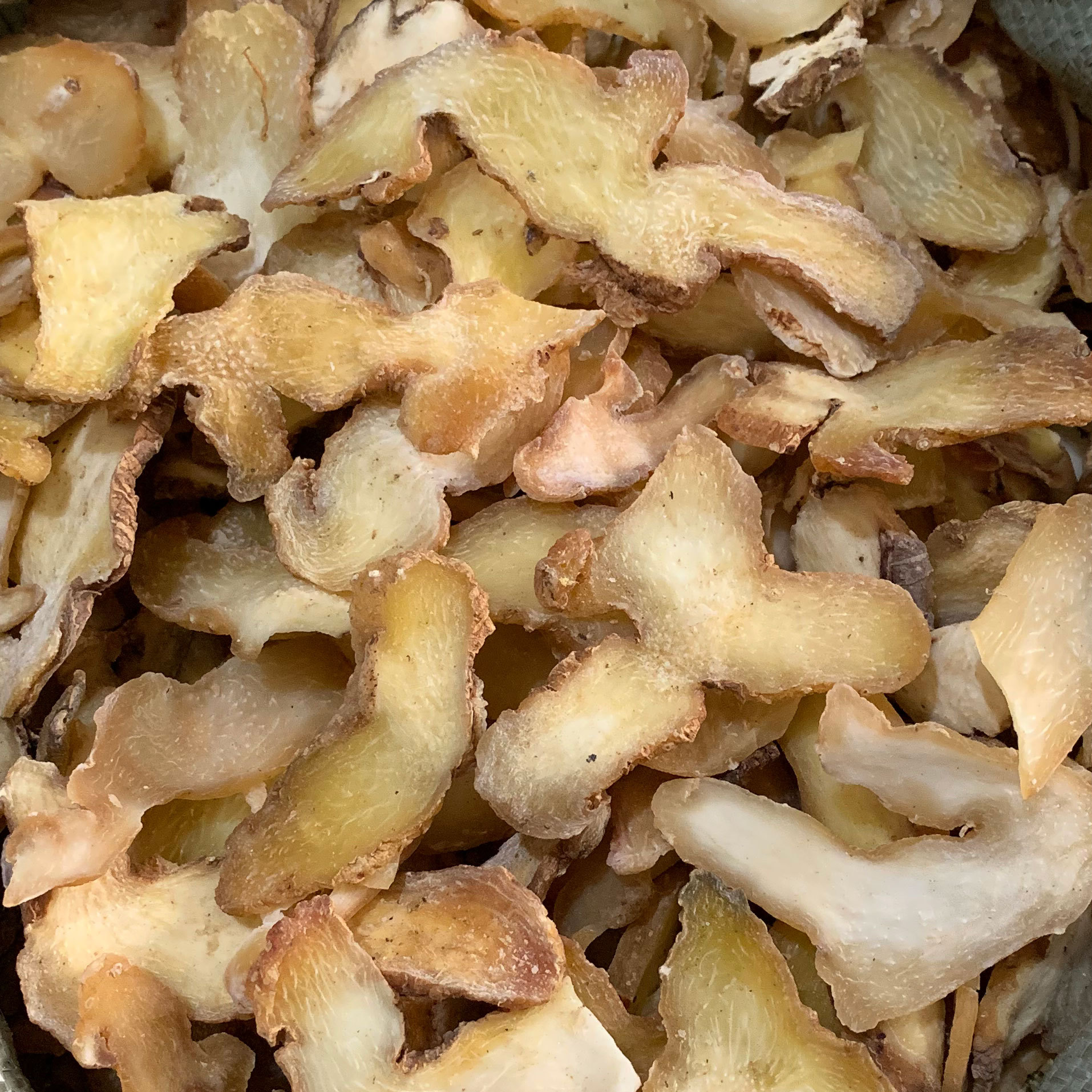 厂家批发安徽九华山制黄精 新货九蒸九晒熟黄精片 散装生片黄精茶