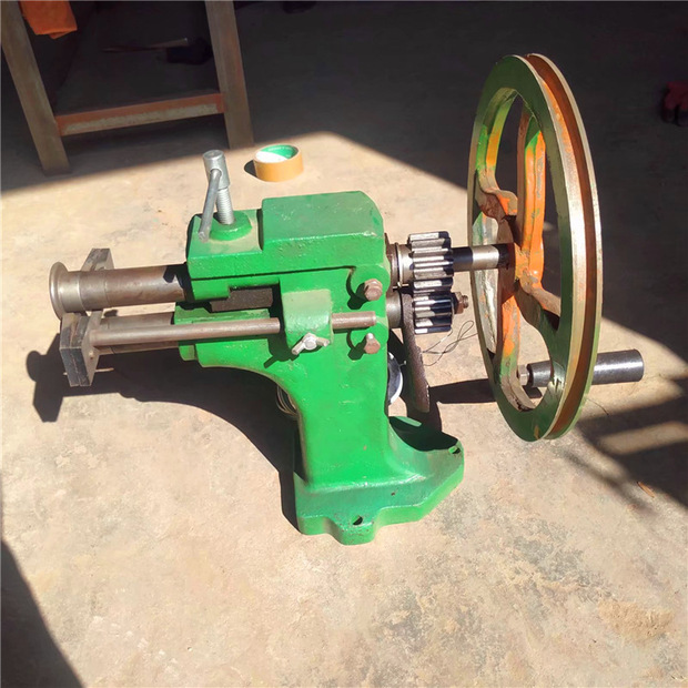 铁皮压筋机设备手动压边机01圆管小型保温咬口机金属成型