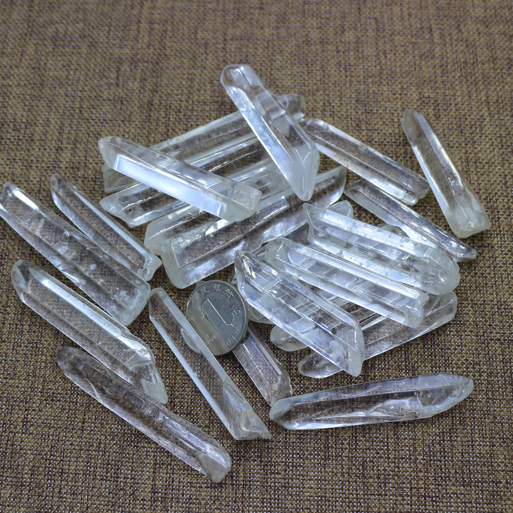 天然水晶单晶体六面水晶柱灯饰装饰抛光观赏石鱼缸装饰花盆装饰石