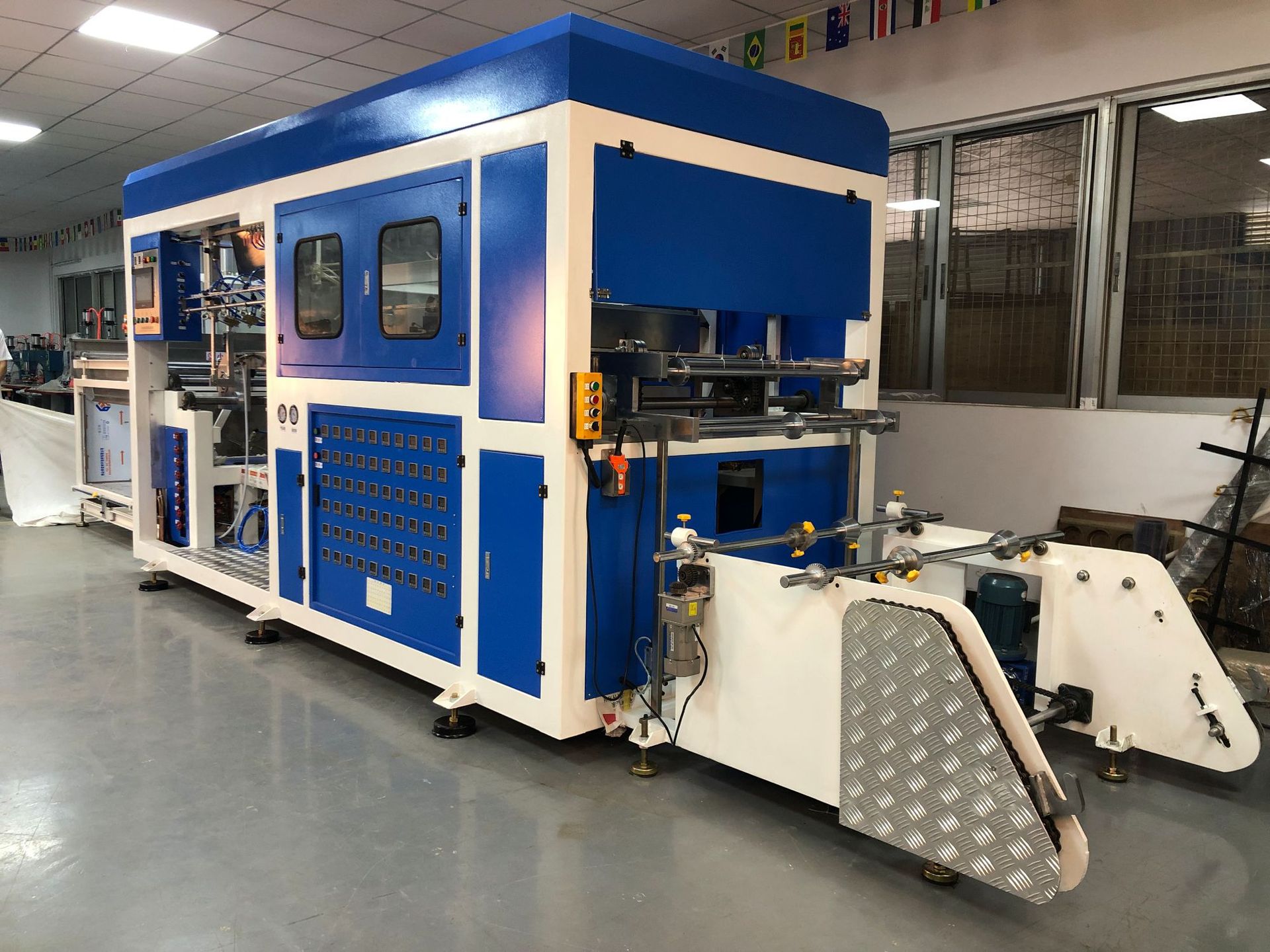 pet玩具吸塑包装泡壳成型机 真空吸塑全自动设备 高效生产设备