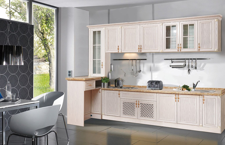 如何提升小户型厨房的实用性?定制橱柜时只需给底部留出一格