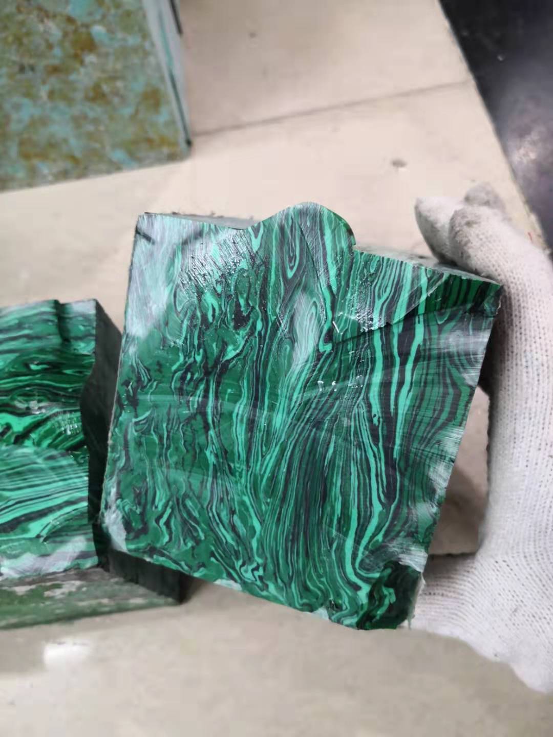 人造孔雀石乱纹大量现货可做各种大件雕刻镶嵌人造宝石材料