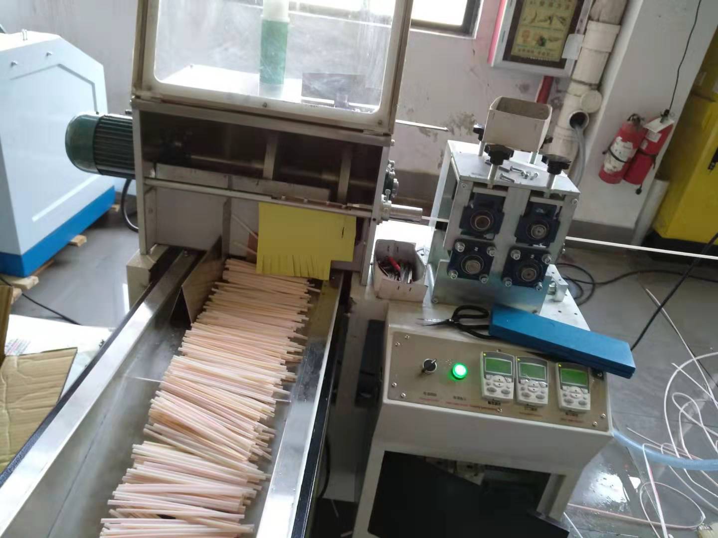 燿安直销pp吸管挤出机pla饮料吸管挤出机玉米降解料咖啡吸管机器