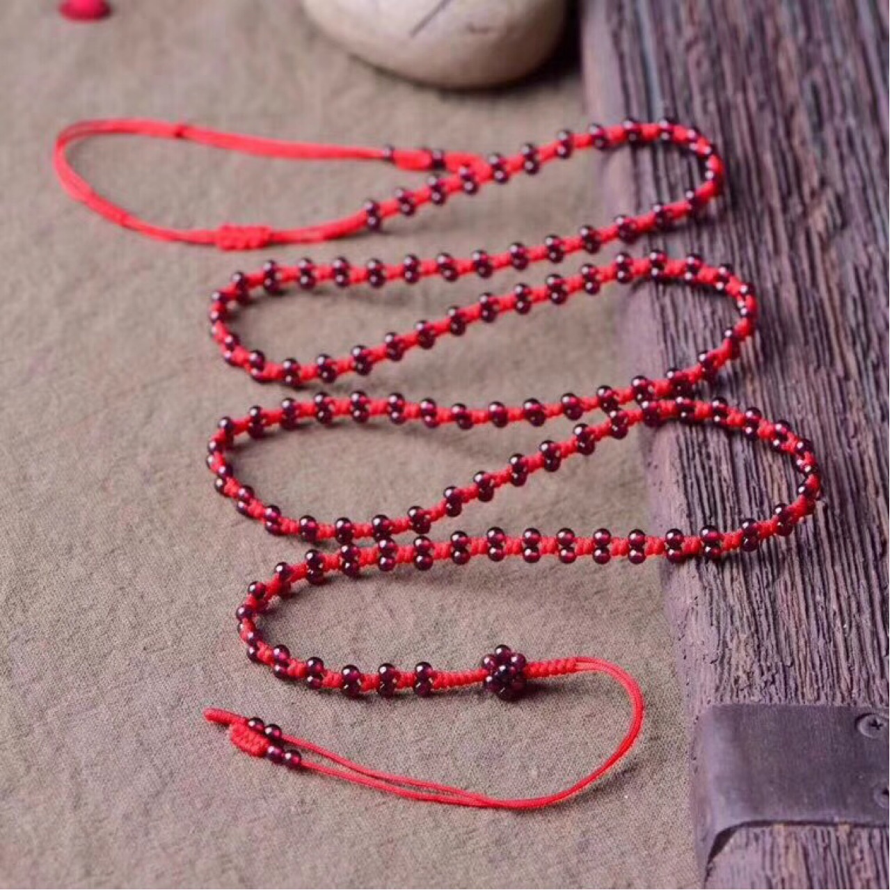 批发纯手工编织本命年红绳腰带配天然石榴石本命年腰链转运