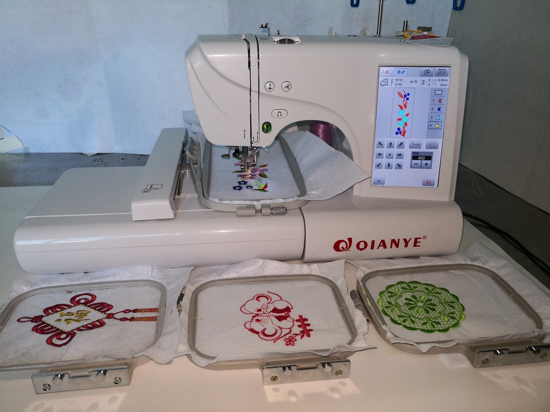 家用绣花机 绣字机 不需要制版可以绣英文字母数字任意组合刺绣机