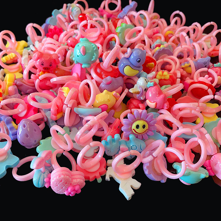 厂家散装混款儿童卡通戒指实色塑料戒指可爱树脂指环小礼物批发