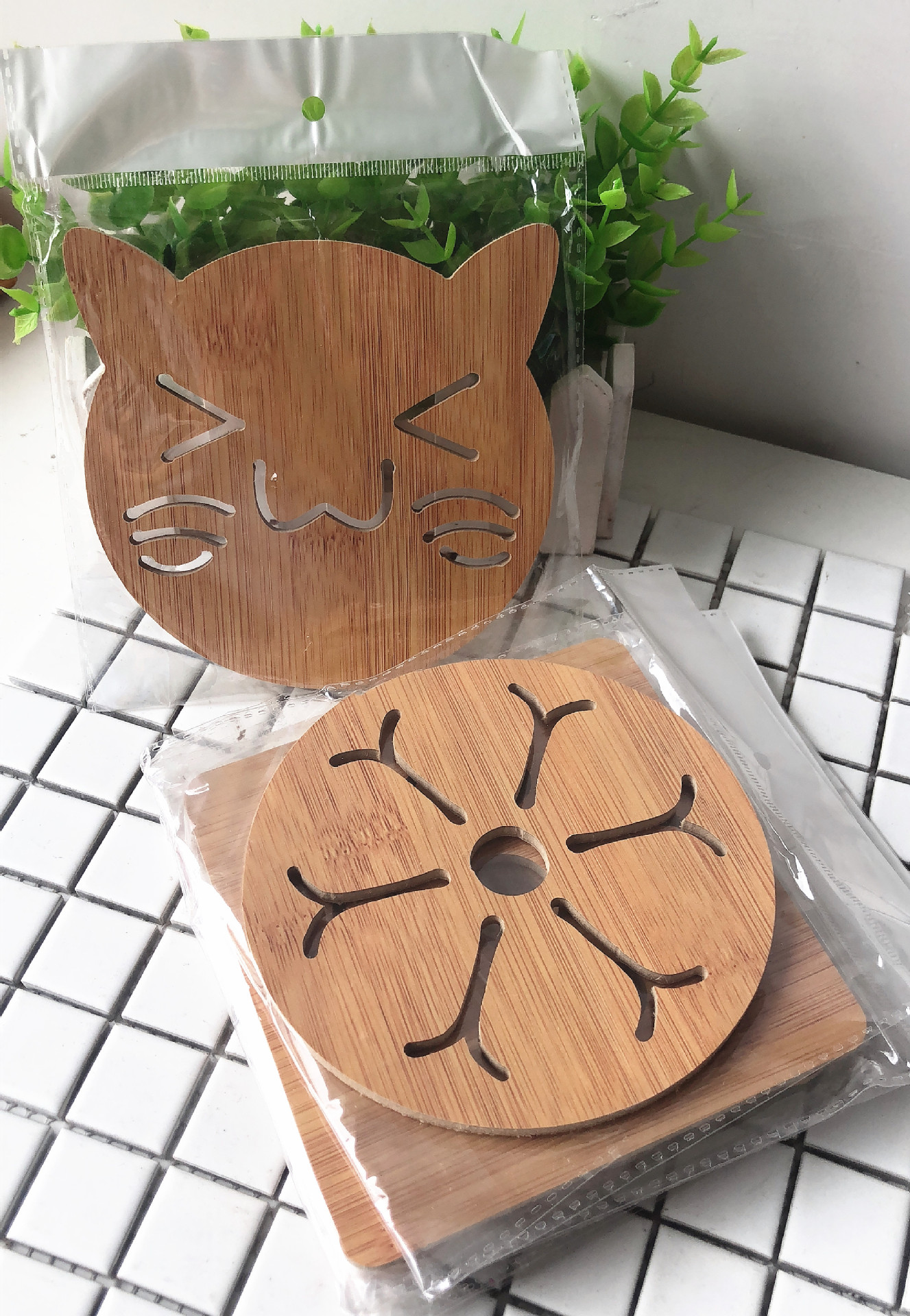 Cartoon Wooded Bowl Mat Coaster Individually Packaged Cartoon Bowl Mat Various Styles Random Delivery