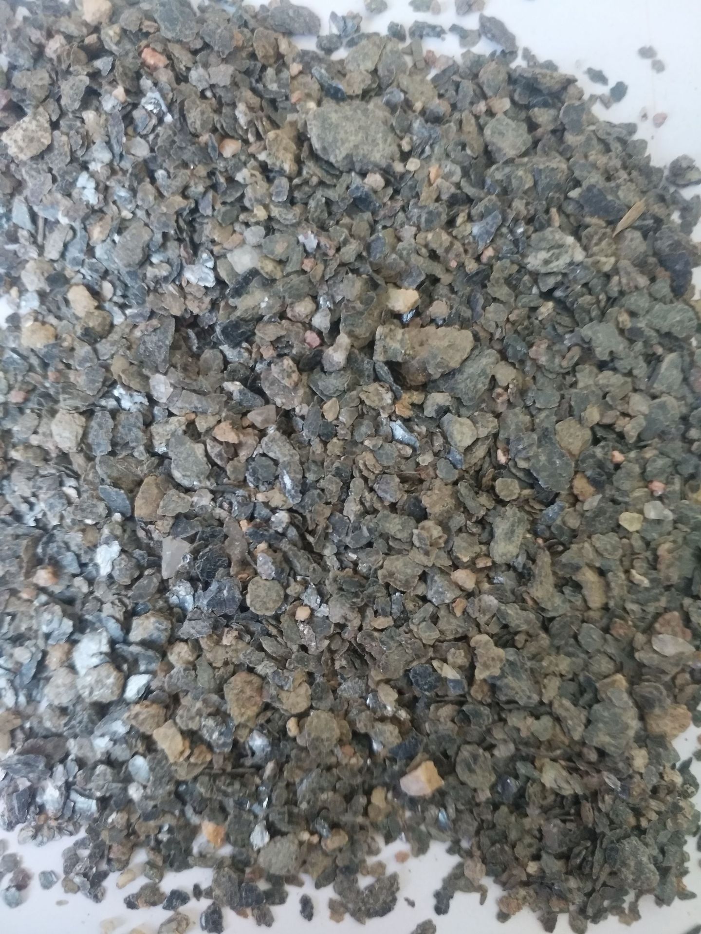 源头生产销售蛭石蛭石片吸附蛭石0.3-11.25-4