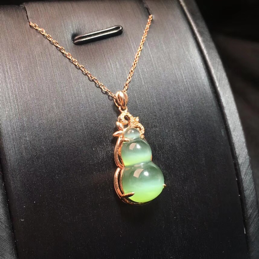 18k金镶嵌老料碧玉猫眼葫芦和田玉吊坠 珠宝首饰工厂直销真金吊坠