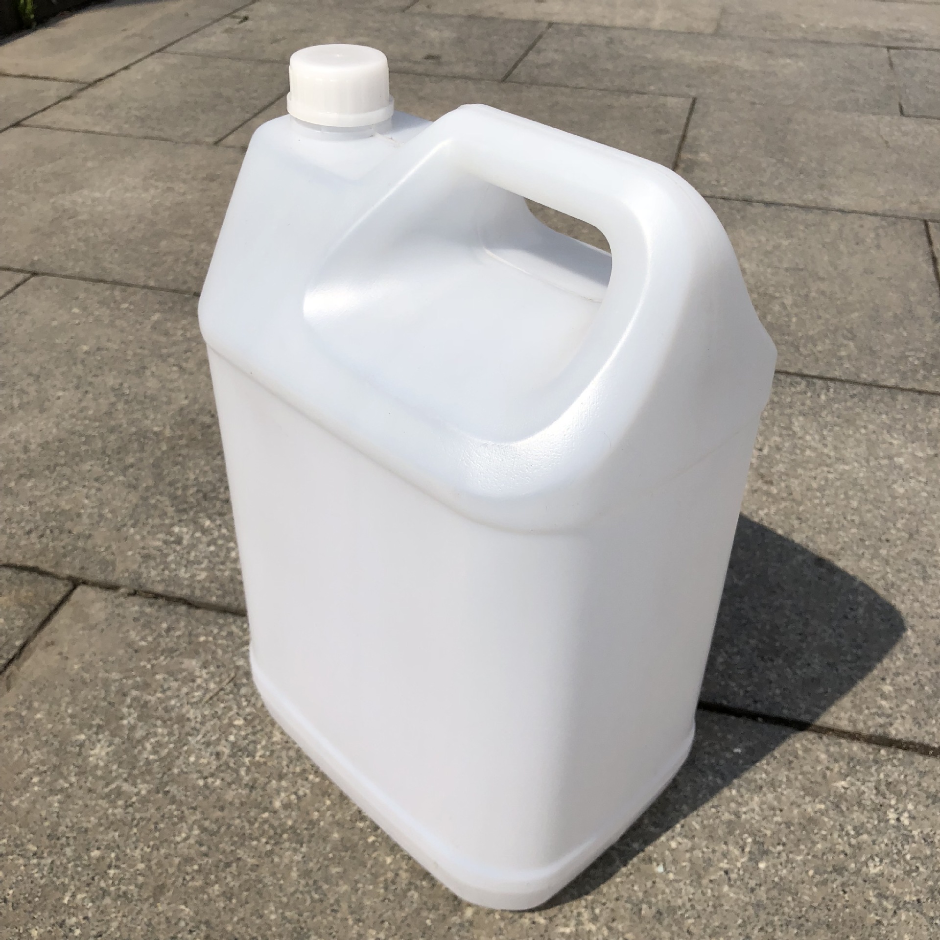 厂家直销 新款 10l洗洁精桶 白色优质pe塑料油壶