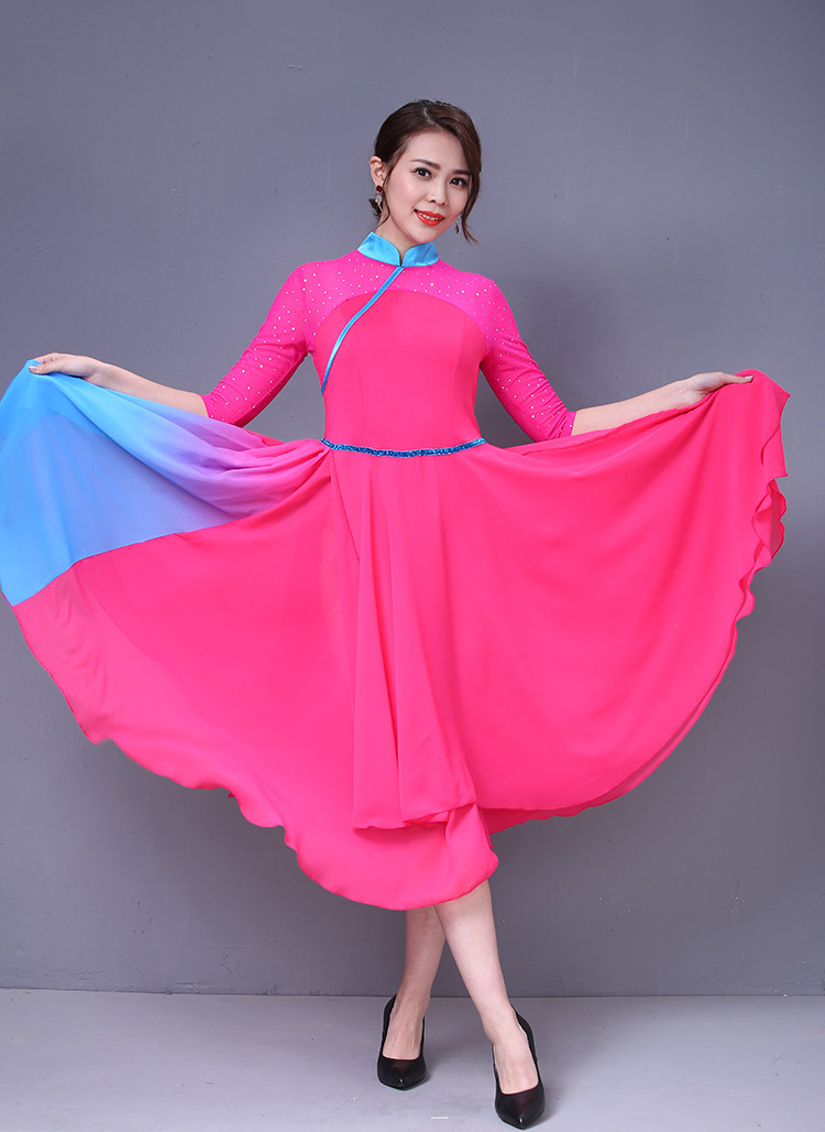 中老年时尚连衣裙舞蹈服大摆长裙广场舞服装新款套装女雨夜红枣树