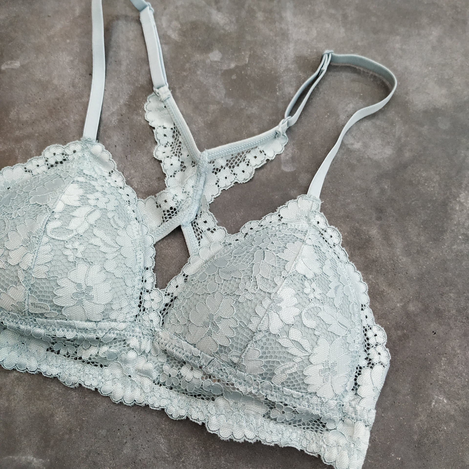 tutuslucky原单法式三角杯文胸少女蕾丝肩带交叉美背运动款文胸