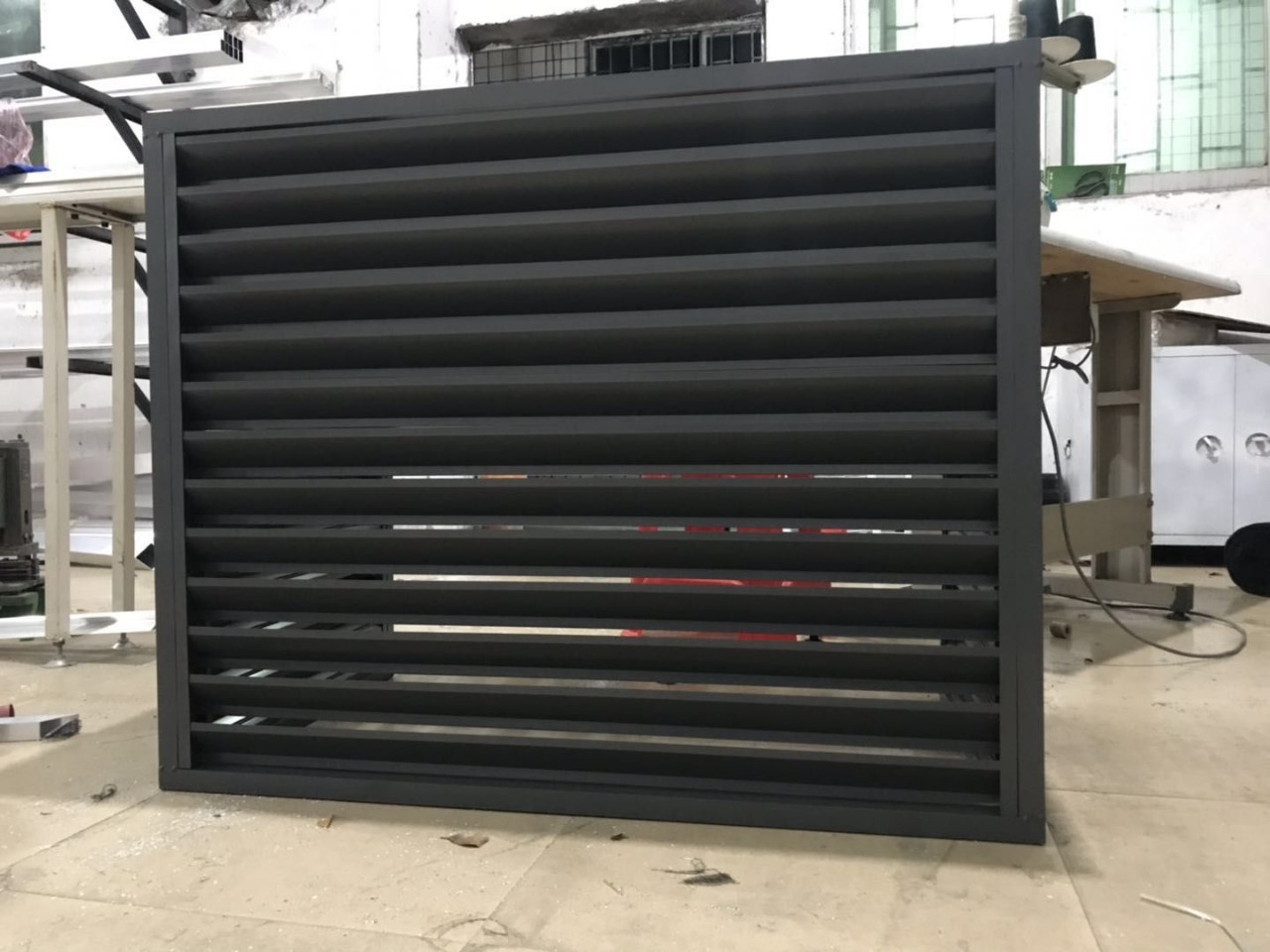 厂家批发铝合金空调外机罩 外墙铝合金防护栏格栅 防雨百叶空调罩