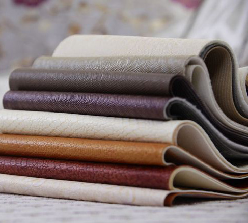 蜡乳液通过对皮革进行涂布,增加皮革光亮度,手感度等