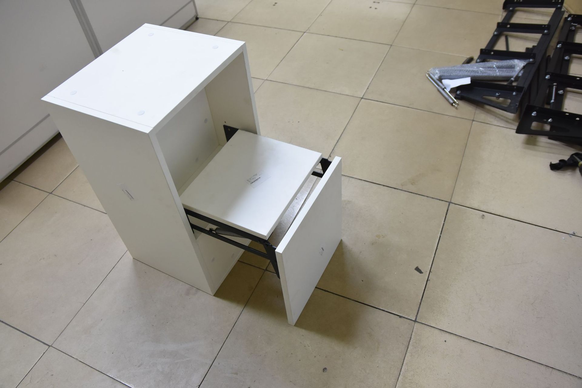 厂家直销新款上下缓冲隐形折叠凳配件门厅隐藏式换鞋凳五金配件