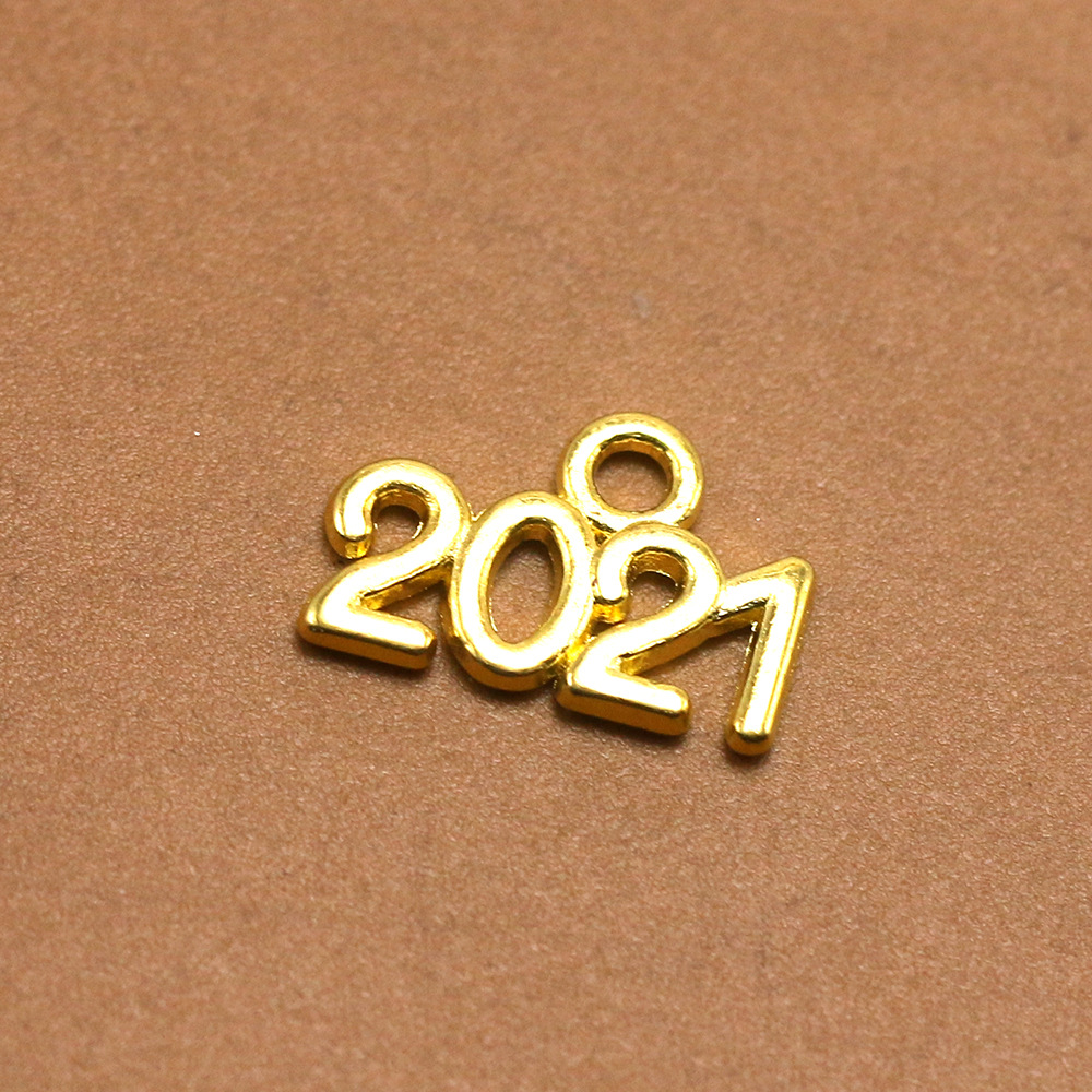 2020亚马逊爆款 年份2019 2020 2021 2022数字手链吊坠 50个/每包