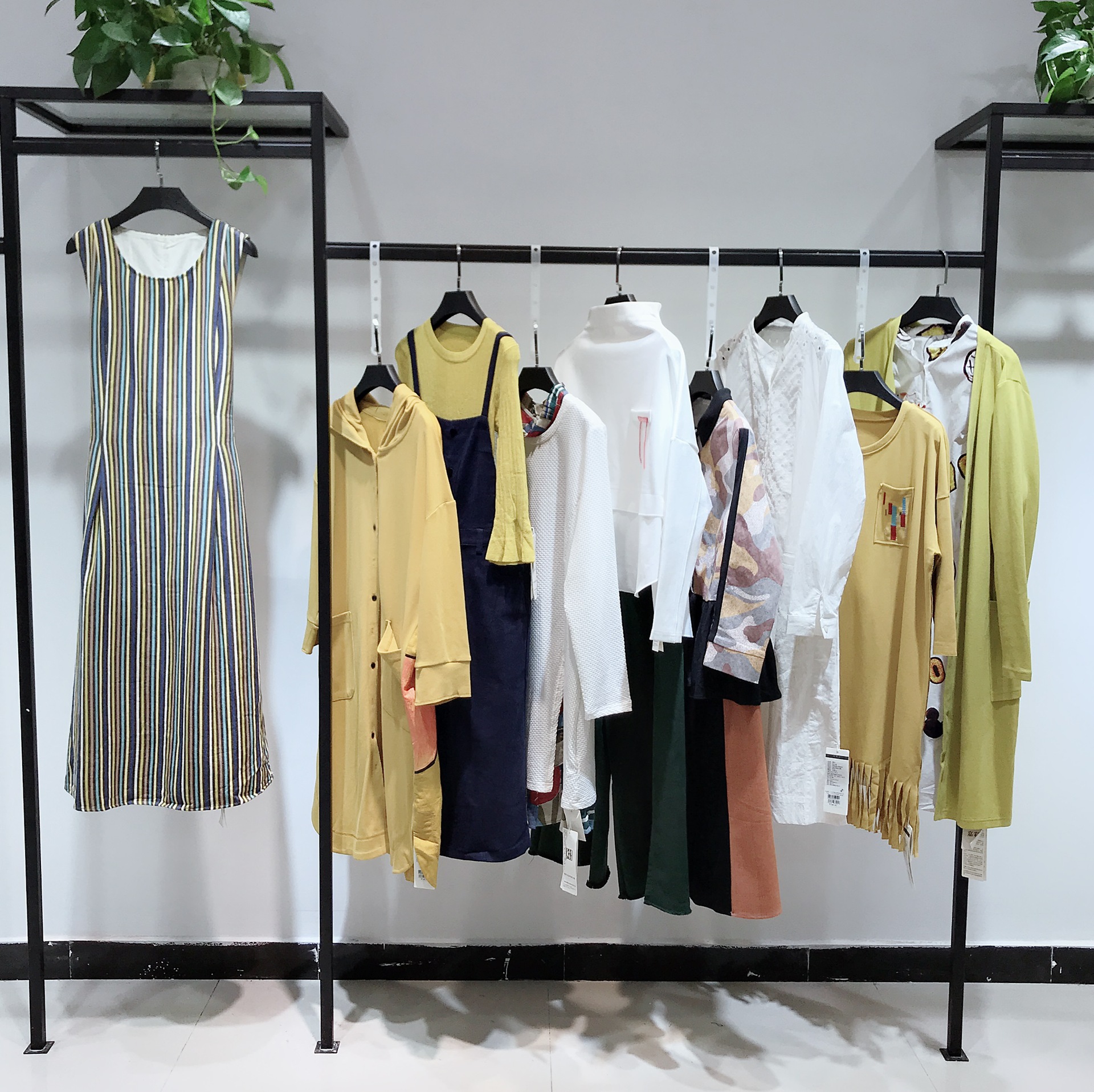 嘉彩2019夏 棉麻休闲时尚大码宽松女装 品牌折扣尾货批发三荟优惑