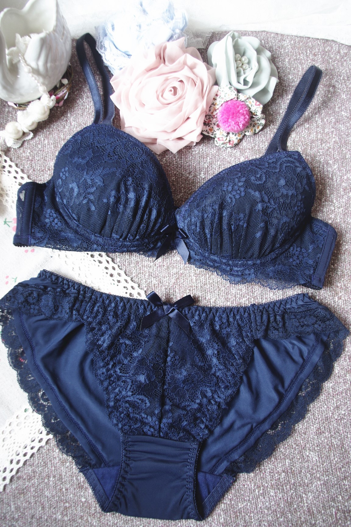 聚拢内衣_515 纯色蕾丝甜美聚拢内衣文胸胸罩乳罩套装 - 阿里巴巴