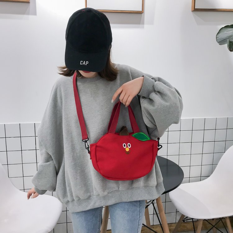 Japanese Girl Cute Creative Cartoon Shoulder Handbag New Fruit Banana Apple Embroidered Canvas Messenger Bag