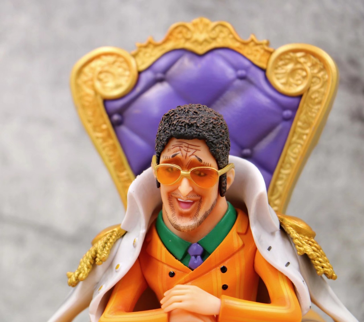 新声动漫 海贼航海王 座椅海军大将坐姿黄猿手办模型雕像玩偶摆件
