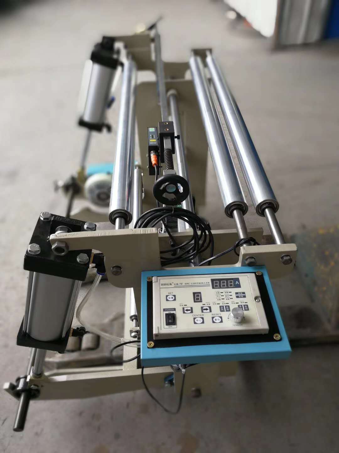 厂家供应自动纠偏机 配置光电纠偏控制系统 精度高 配件销售维修