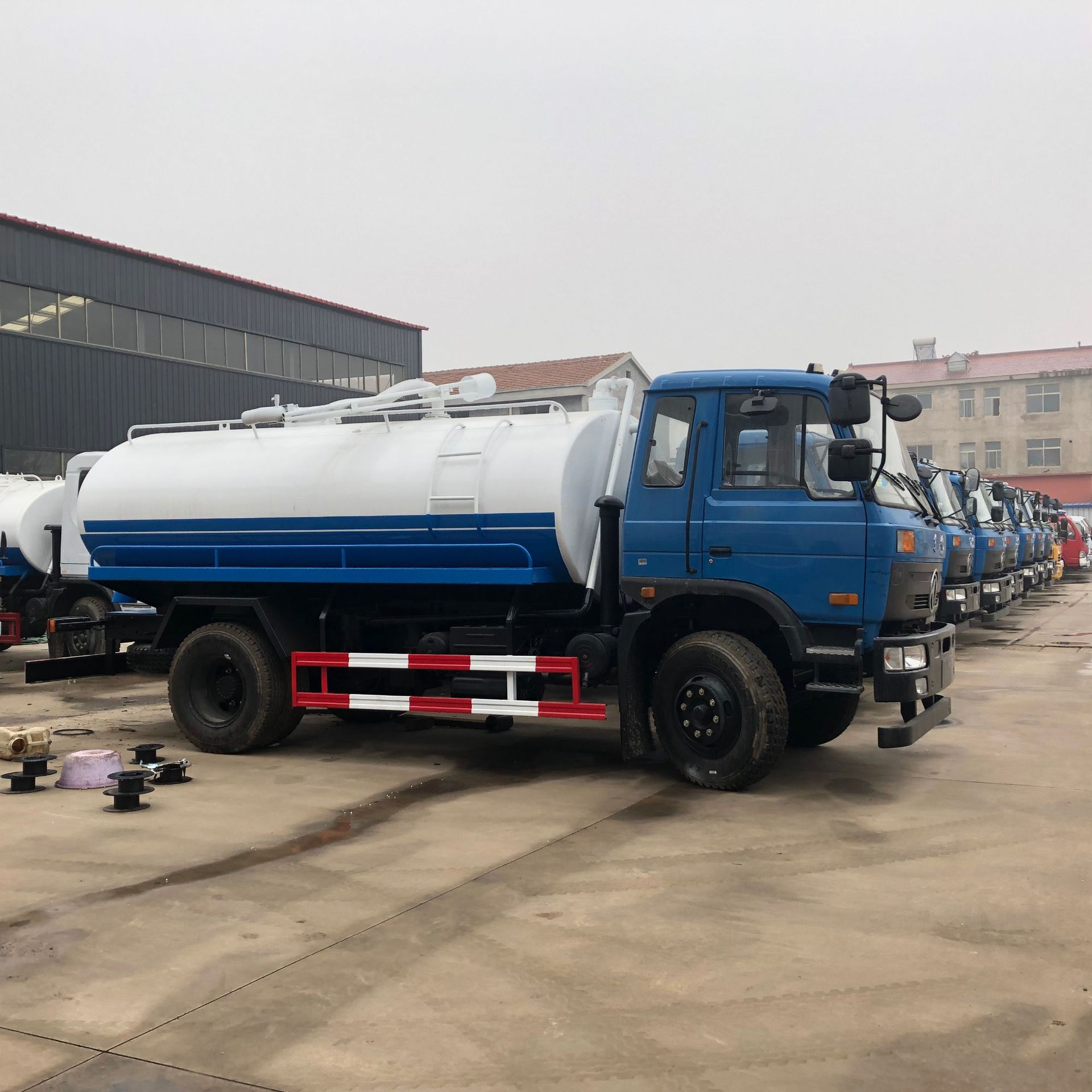 大型六轮吸粪车东风145 化粪池养殖场抽粪车 粪便运输车 圣鲁环卫