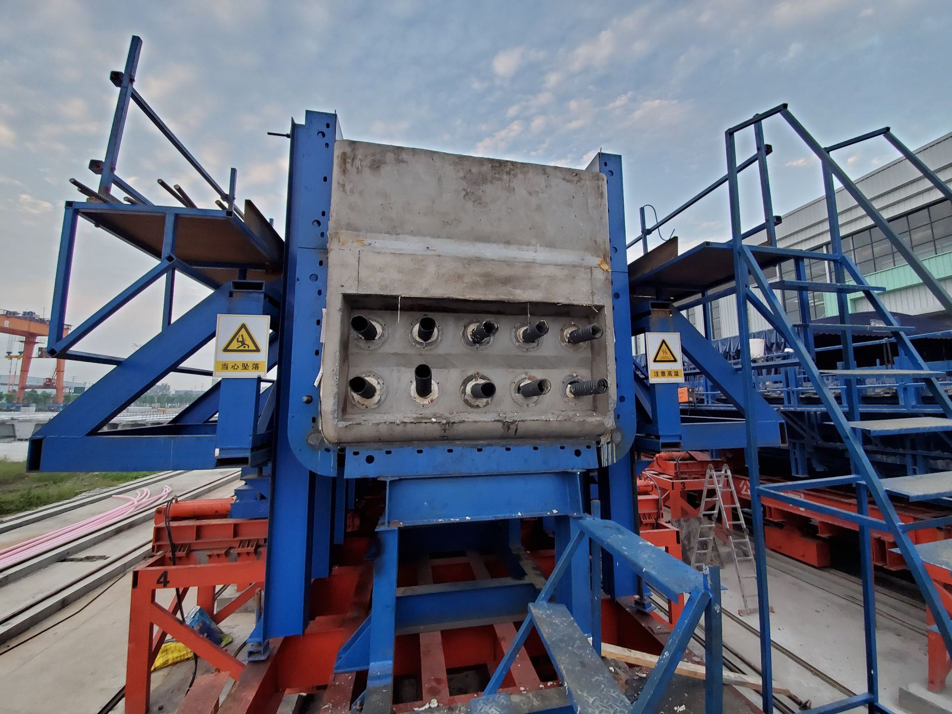 【机械原创】 - 河南郑州液压钢模板生产厂家