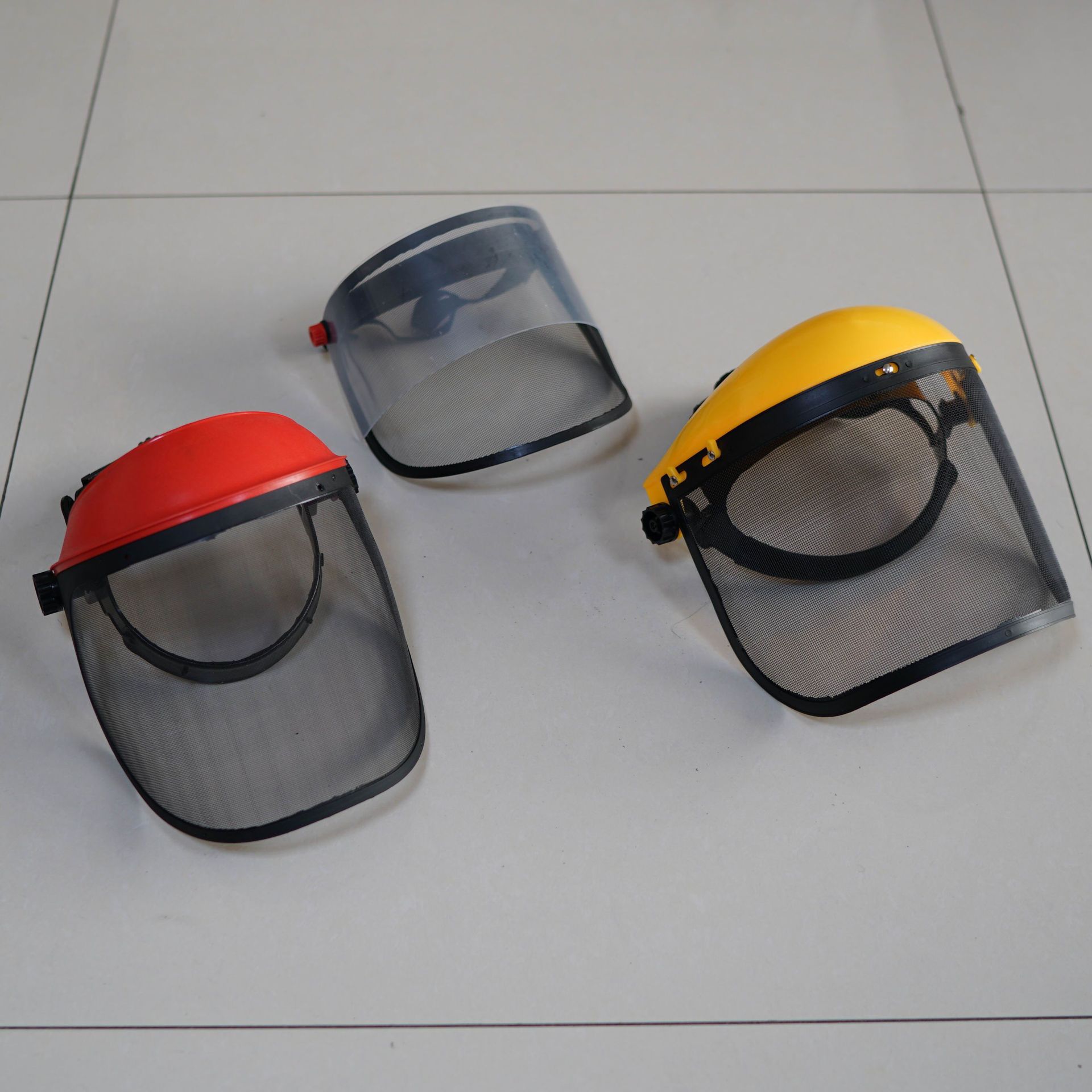 产地货源头戴式钢丝网劳保面罩 防尘防飞溅园林工具操作防护面罩