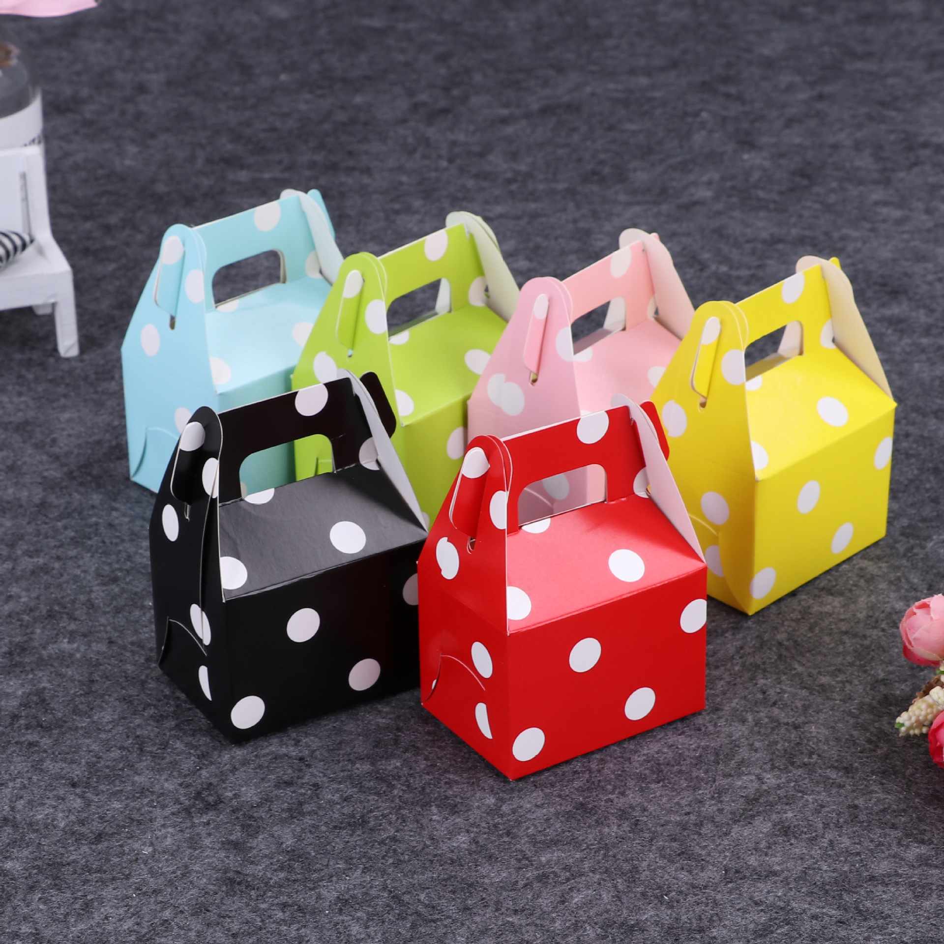 新款中式折叠喜糖纸盒手提礼品小糖盒白卡纸盒定做厂家批发