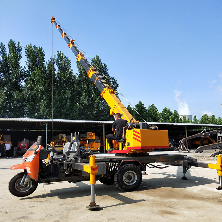 生产三轮小吊车 建筑工地用的三轮小吊车5吨 五征改装三马子吊车
