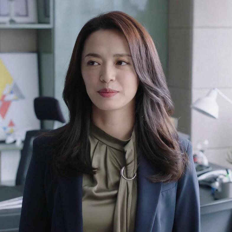 都挺好姚晨苏明玉同款2019春季新款女装军绿色飘带衬衣缎面衬衫女