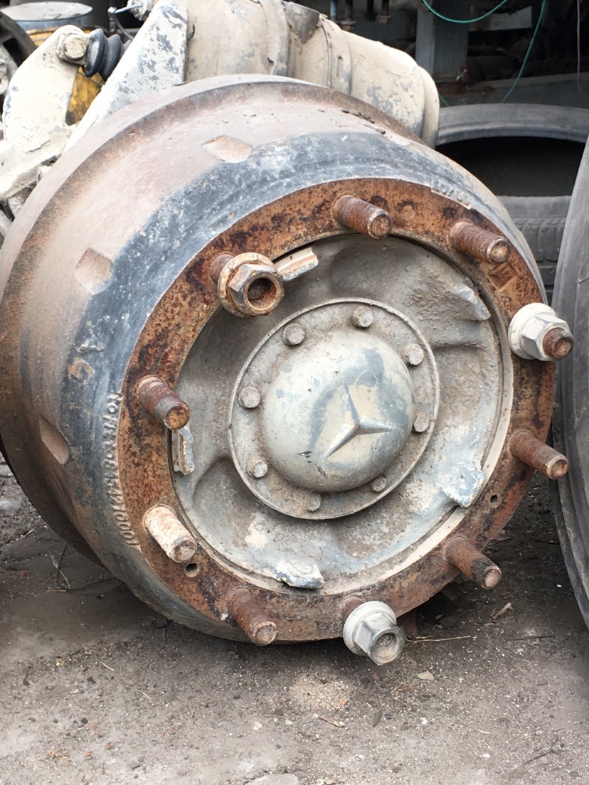 适用于奔驰泵车配件3341后桥总成二手拆车奔驰泵车后桥总成