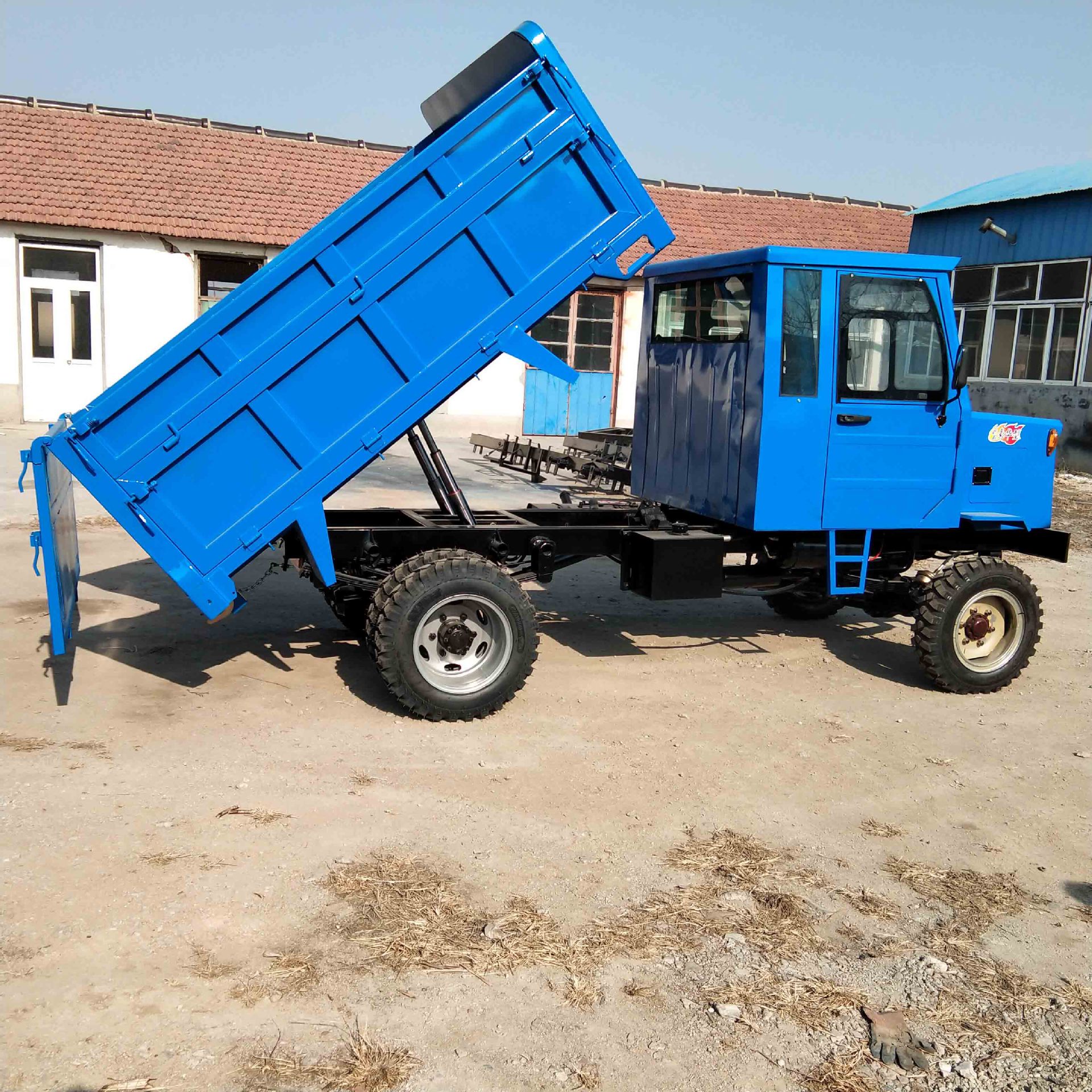 六轮爬坡运输车 单缸液压自卸六轮拖拉机马力大 载重量多农用车