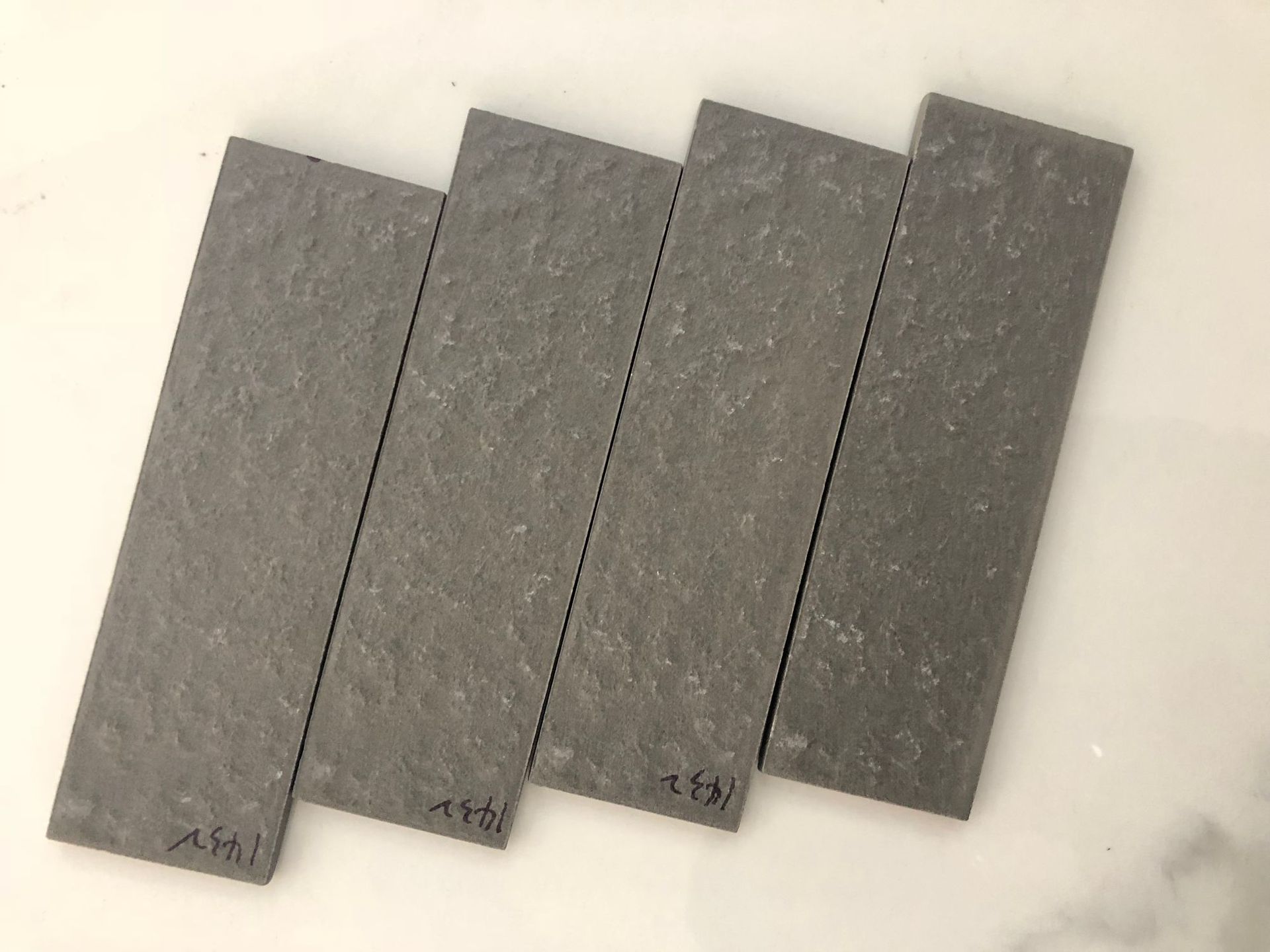 冠驰厂家供应60*200建材瓷砖价格实惠