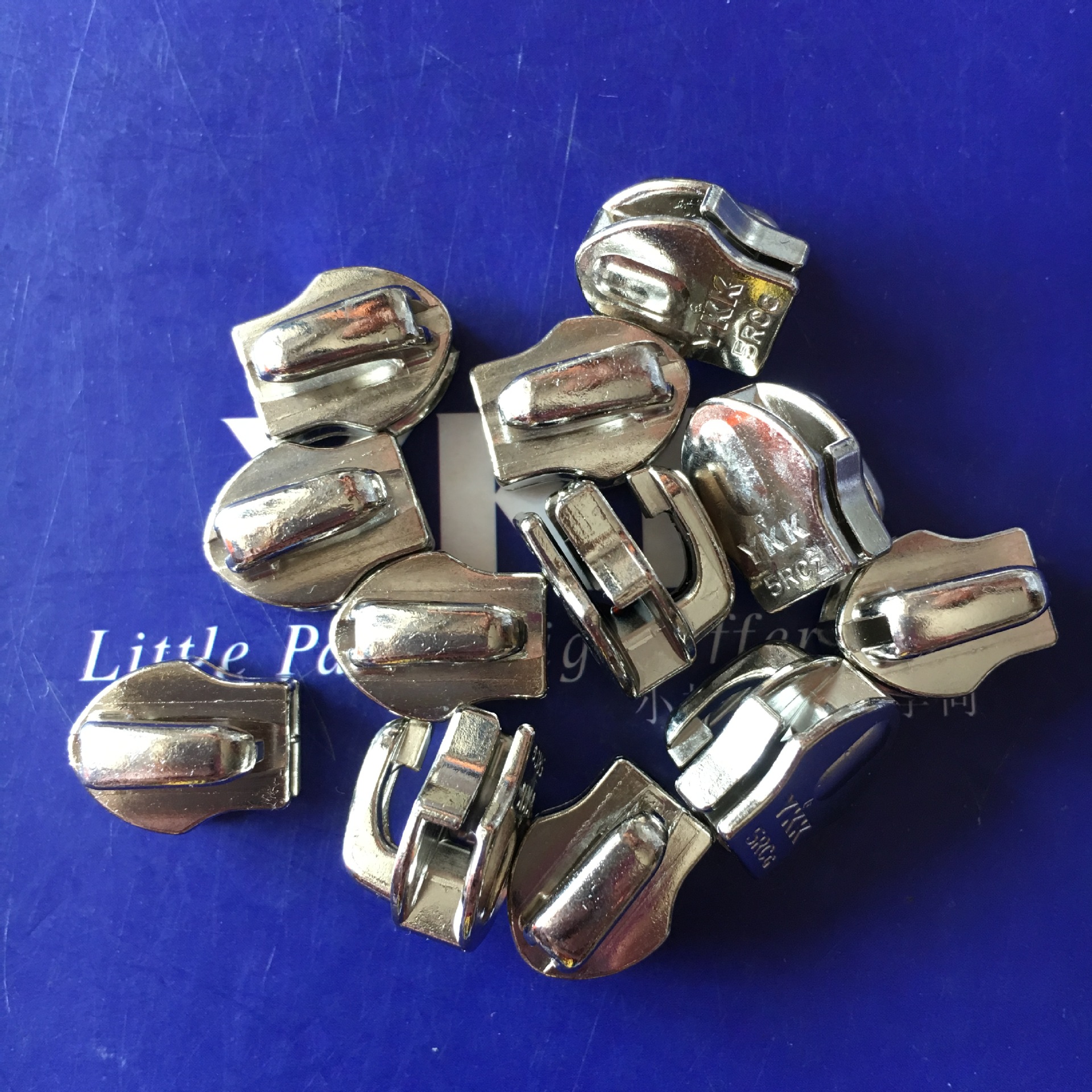 ykk5号尼龙无牌白叻拉头 ykk象鼻头 ykk银白色单头 ykk现货拉头