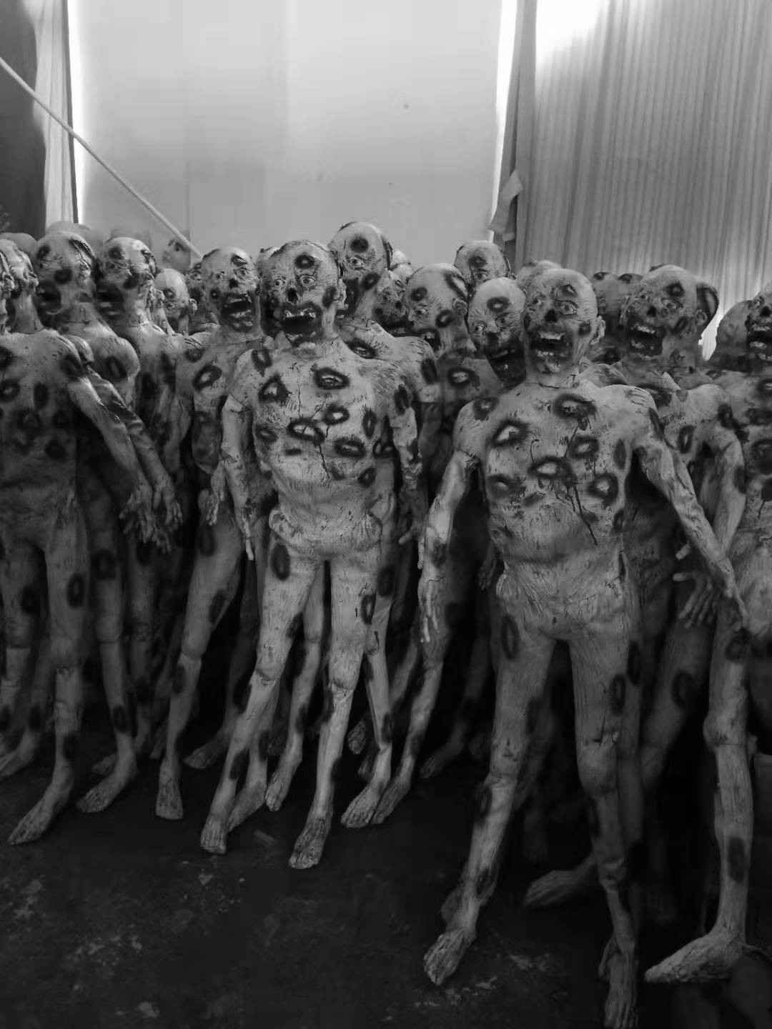 万圣节密室逃脱鬼屋商场酒吧ktv装饰及影视道具仿真人男女干尸