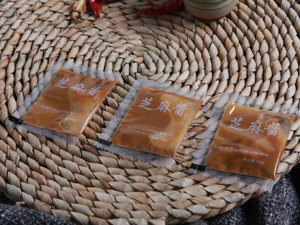 厂家直销芝麻酱包外卖芝麻酱凉皮凉菜热干面麻汁酱包10克1000包