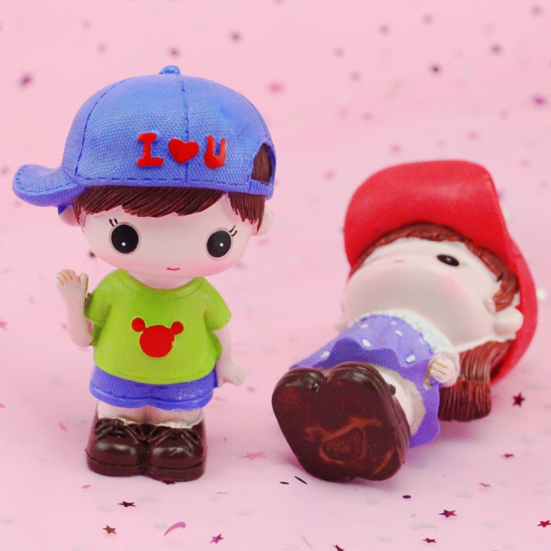 对装带帽男孩女孩树脂娃娃 幸福情侣戴帽娃娃汽车家居摆设