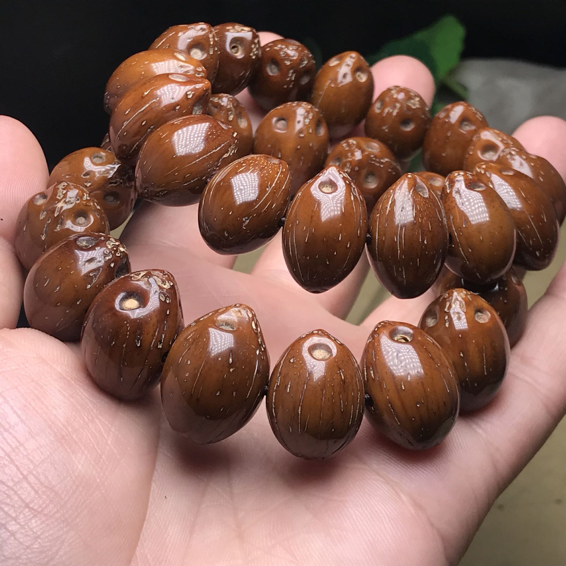 厂家批发原桩紫金招财鼠菩提子手串 高密铁籽紫金鼠手链