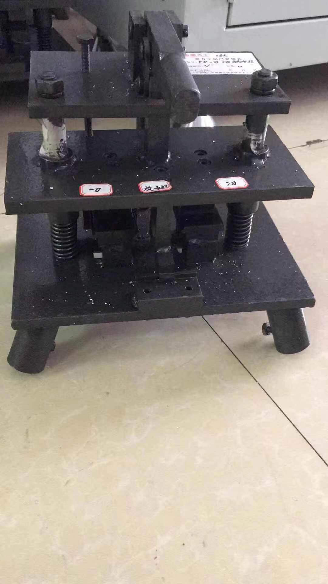 铝门窗气动手动液压冲孔模具铝合金门窗模具铝门窗冲孔模具