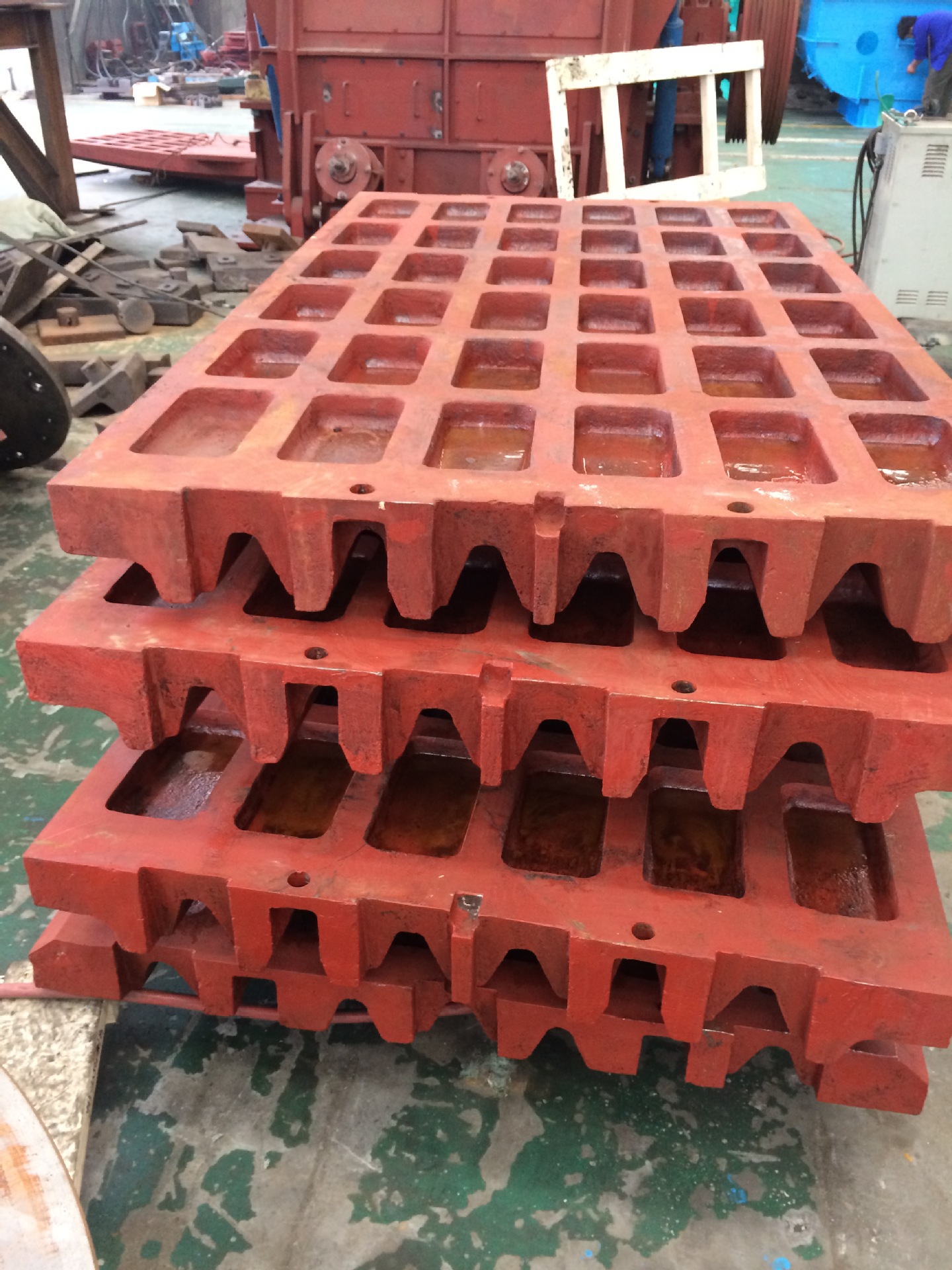 上海建设路桥山宝龙阳明山pex250x1200颚式破碎机鄂板牙板齿板