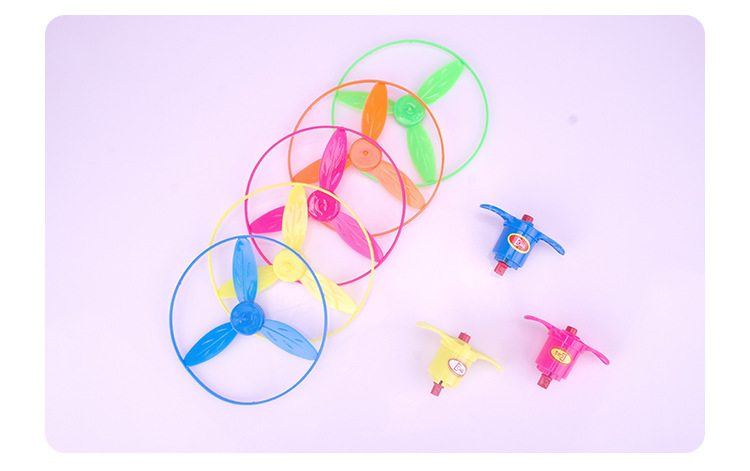 塑料上链飞天仙子 飞碟发射器儿童玩具地摊热卖批发飞天玩具