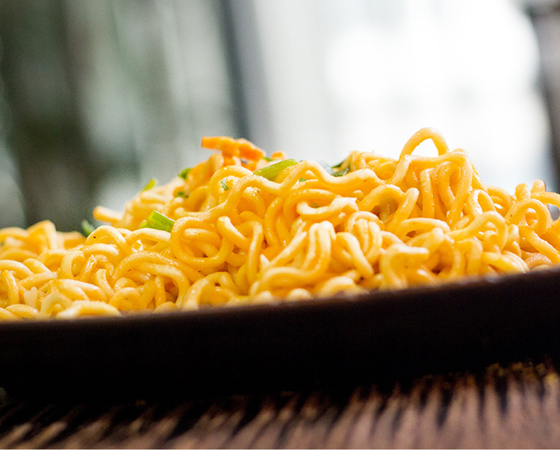 越南进口奔跑吧蛋蛋runningegg咸蛋黄味速食92g/盒蛋蛋面