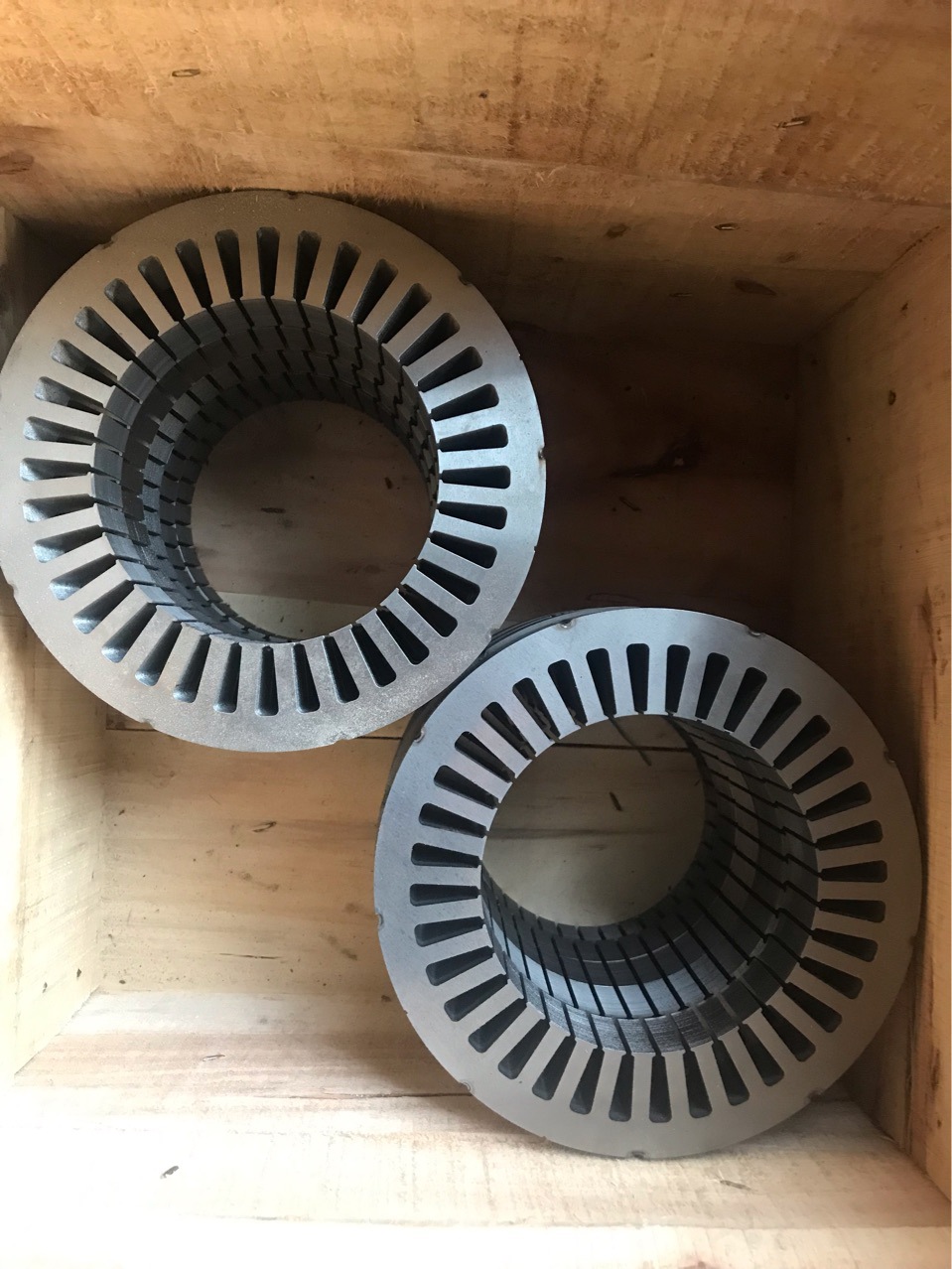 我厂生产永磁发电机铁芯,异型电机铁芯加工制作