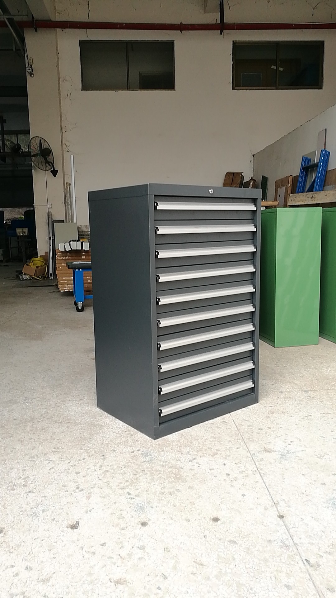 东莞厂家供应工具柜 车间铁皮柜五金工具柜抽屉式工具箱