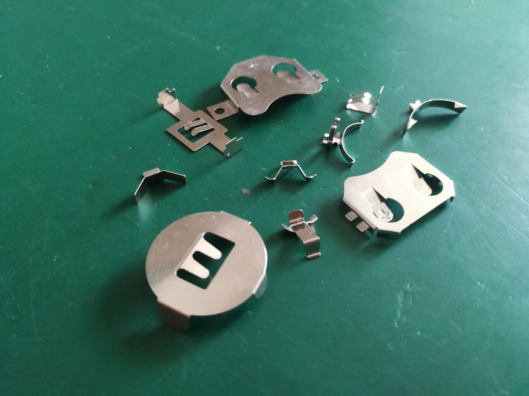 cr2032电池弹片cr2032纽扣电池五金电池夹cr2032电池扣