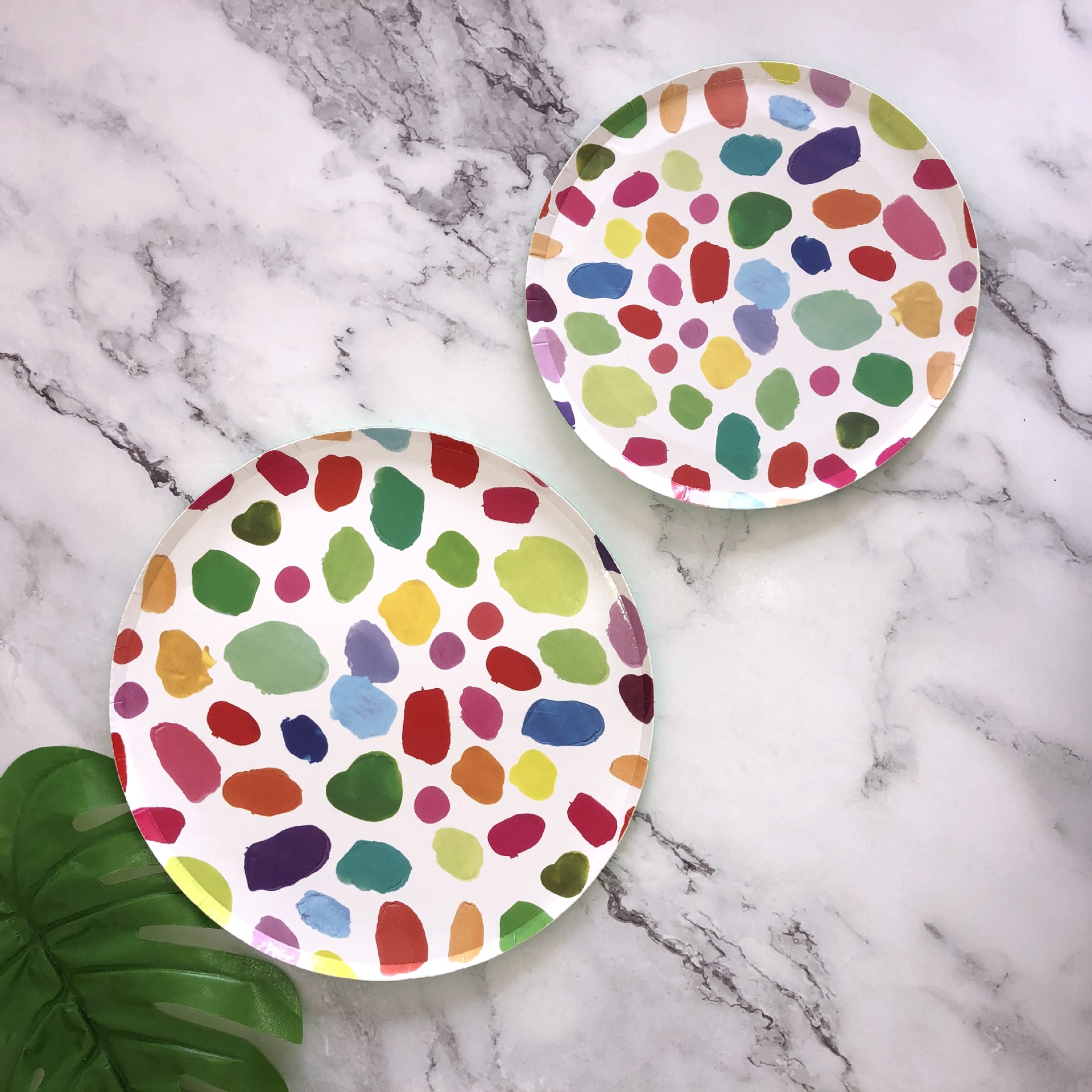 新款派对盘子一次性餐具纸盘彩色涂鸦圆盘儿童生日聚会蛋糕盘碟子