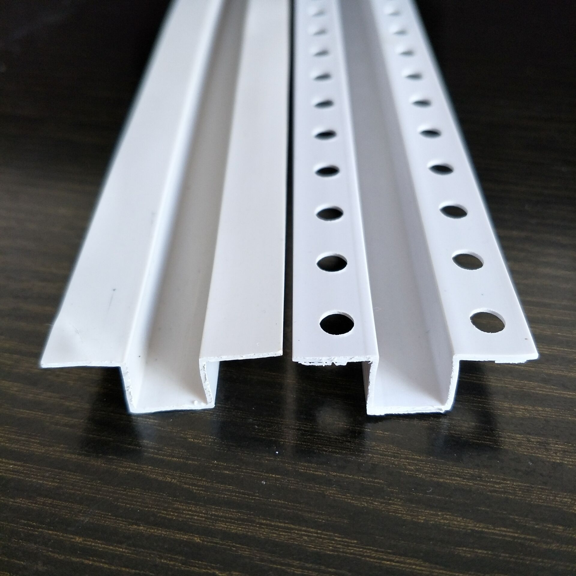 pvc白色u型墙体分隔线条分隔槽吊顶几字型条凹槽石膏板工艺槽现货