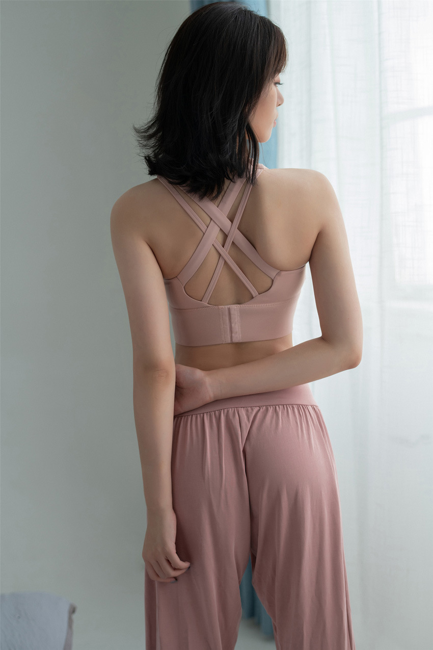 可调节背扣防震文胸美背交叉健身跑步训练高强度运动内衣收副乳